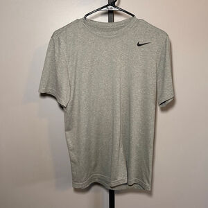 Men's Nike Gray Short Sleeve Tee M with‎ Black Logo
